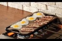 Lodge Cast Iron Reversible Pro Grid Iron Griddle 51x26.5 cm Double Sided Fourth Depiction