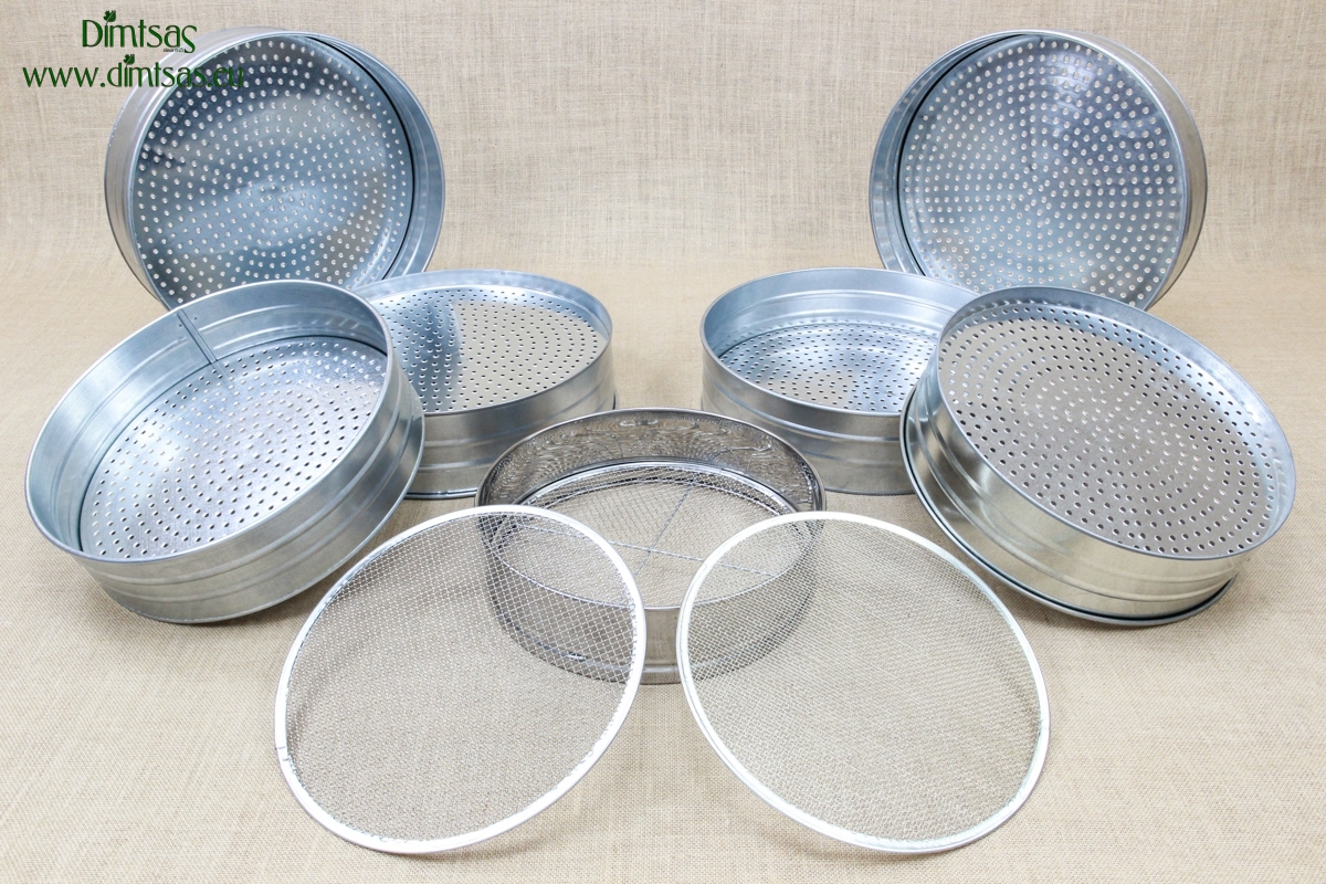 Sieves with 3 Screens Metallic