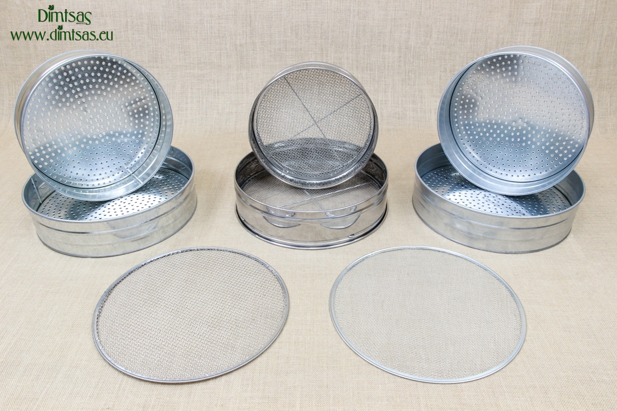 Sieves with 3 Screens Metallic