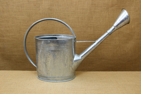Robust Metallic Watering Can of 10 Liters
